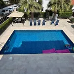Eden Palms, Coral-bay, Pool