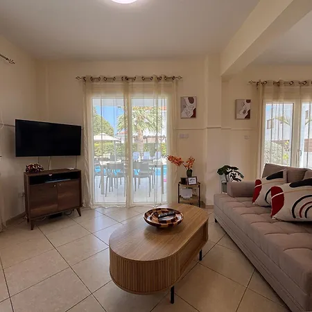 Eden Palms, Coral-bay, Pool Пейя