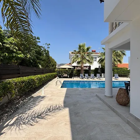 Eden Palms, Coral-bay, Pool Пейя