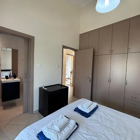 Eden Palms, Coral-bay, Pool Пейя