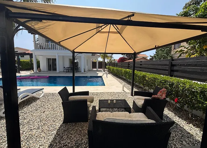 Eden Palms, Coral-bay, Pool