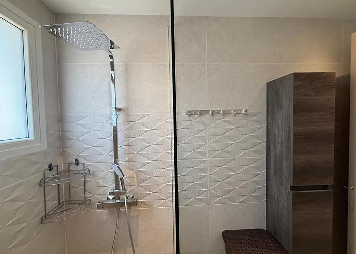 Eden Palms, Coral-bay, Pool Vila