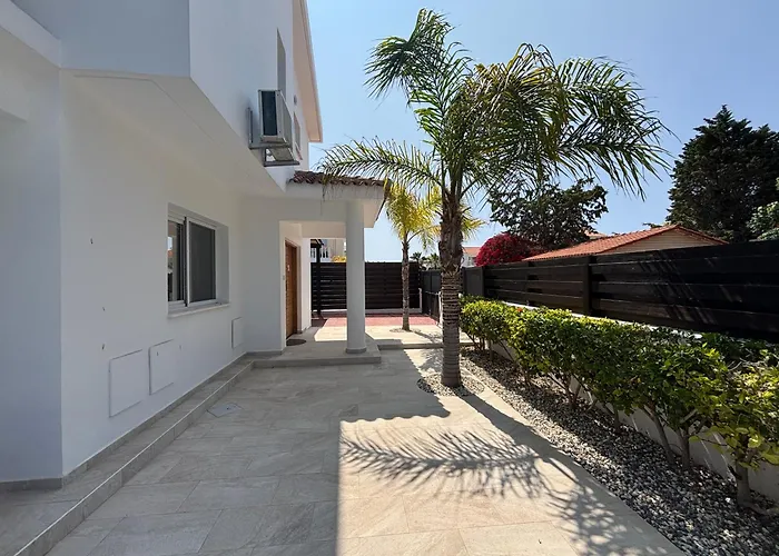 Eden Palms, Coral-bay, Pool Vila