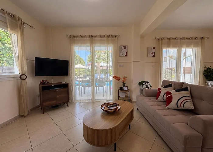 Eden Palms, Coral-bay, Pool Pegeia