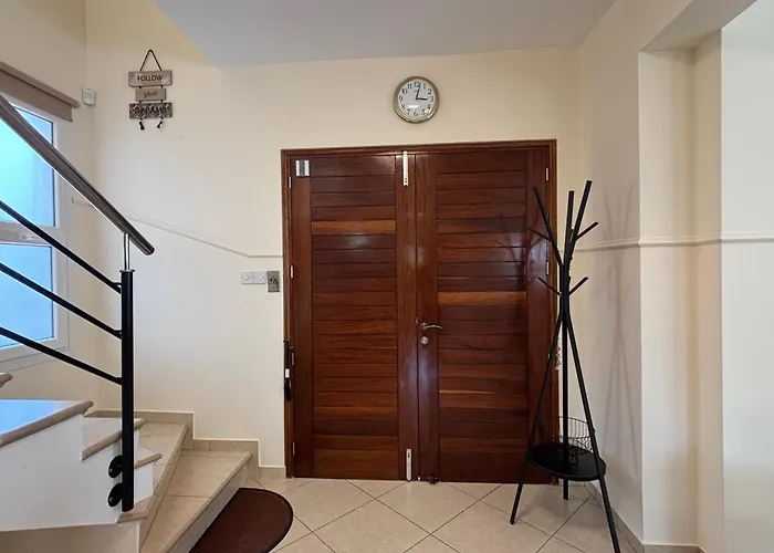 Eden Palms, Coral-bay, Pool Vila