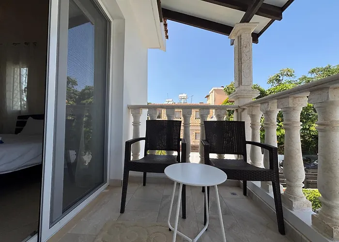 Eden Palms, Coral-bay, Pool * Pegeia