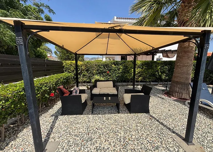 Eden Palms, Coral-bay, Pool