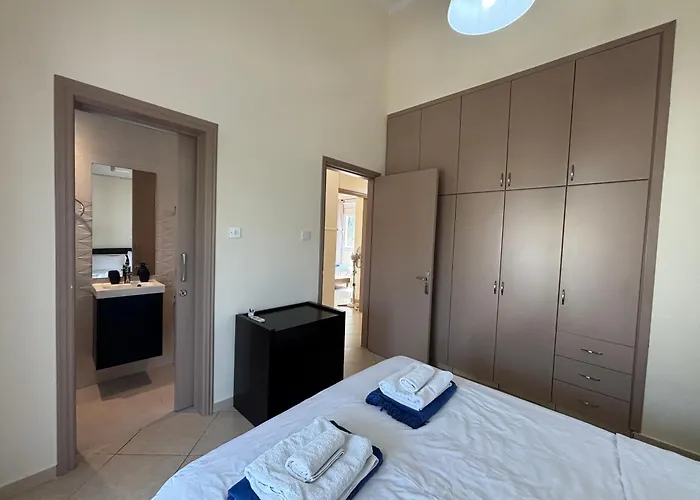 Eden Palms, Coral-bay, Pool Pegeia